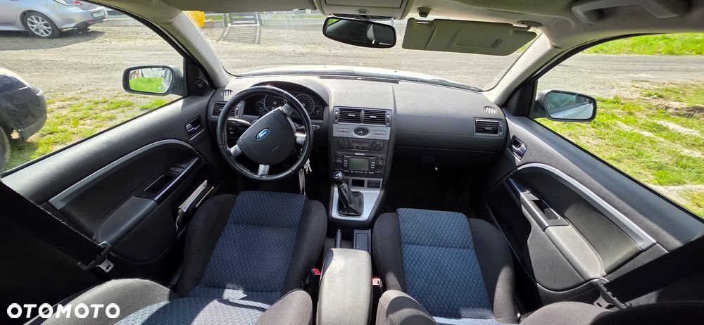 Ford Mondeo 2.0 TDCi Ambiente - 10