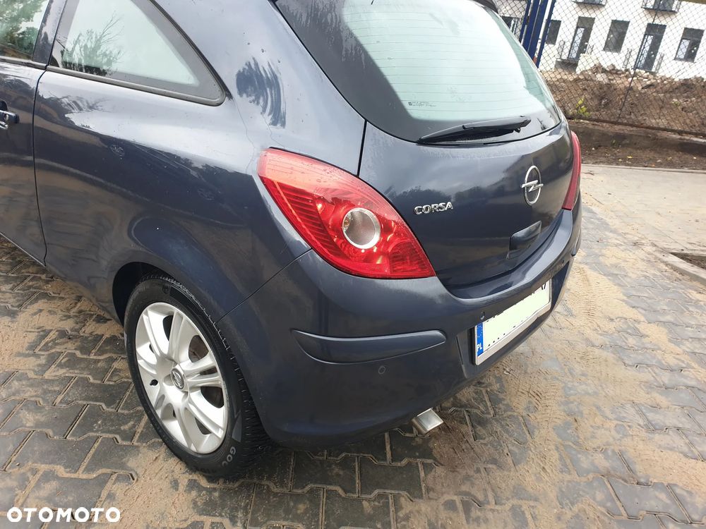 Opel Corsa 1.4 16V Cosmo - 7