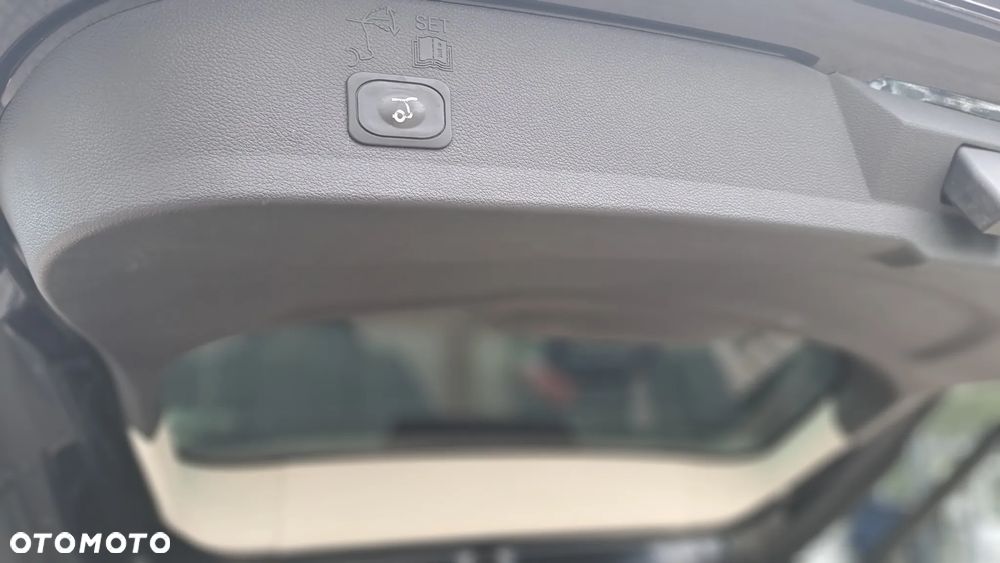 Ford Escape 2.0 EcoBoost AWD Titanium - 23