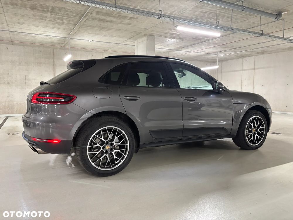 Porsche Macan - 1