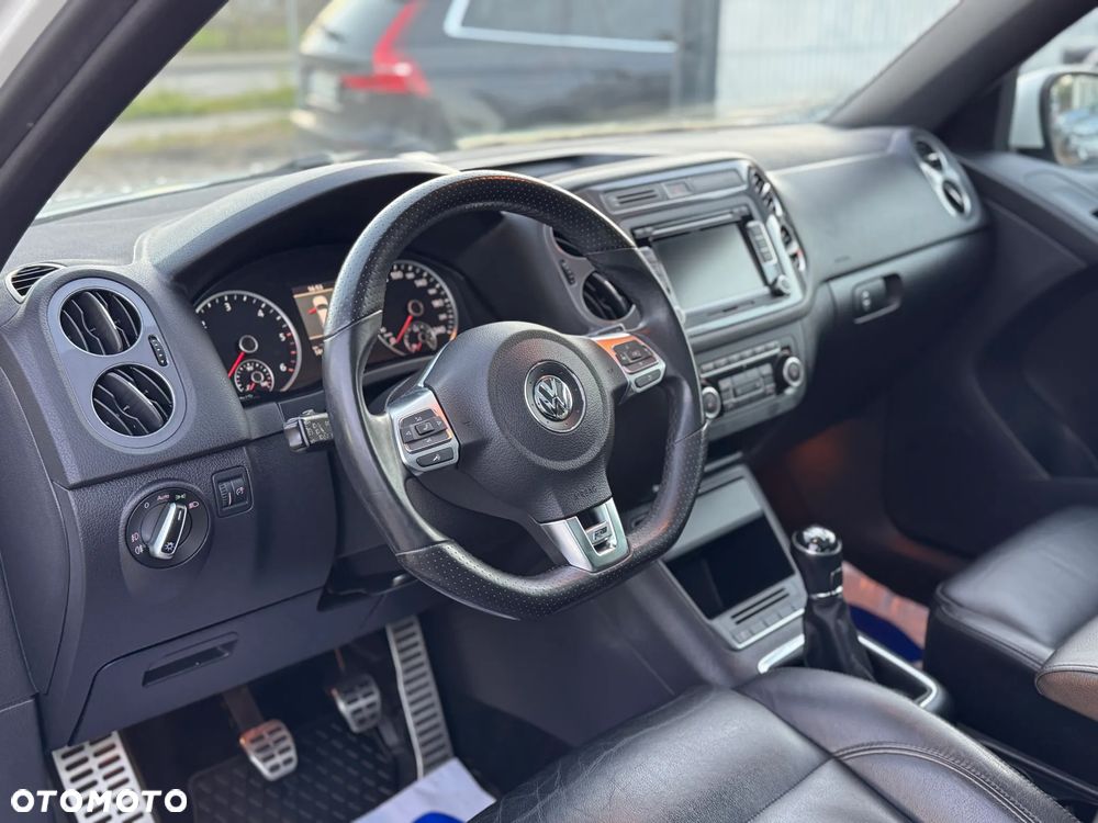 Volkswagen Tiguan 2.0 TDI 4Mot Perfectline R-Style - 16