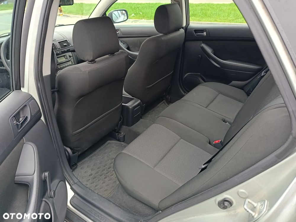 Toyota Avensis 1.8 VVT-i Terra - 13