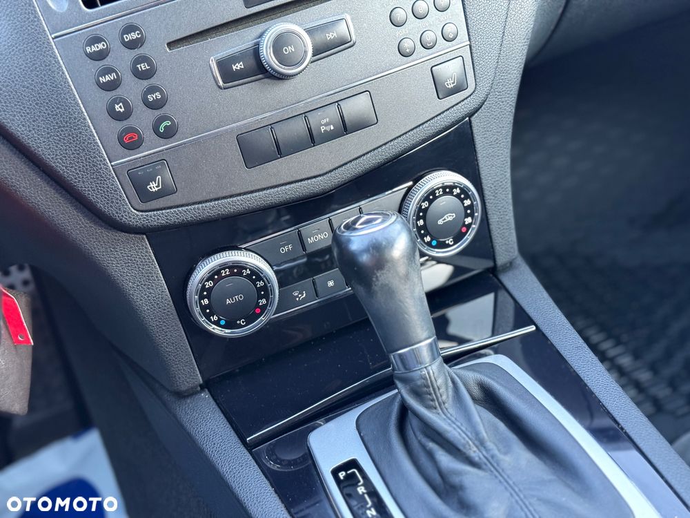 Mercedes-Benz Klasa C 180 CGI Automatik BlueEFFICIENCY Avantgarde - 16