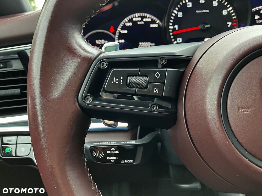 Porsche Panamera - 21