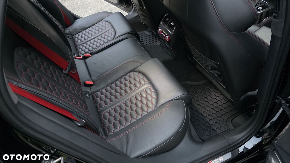 Audi RS6 Avant - 31
