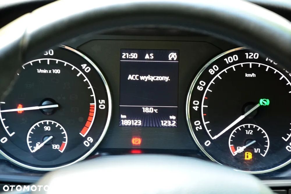 Skoda Superb 2.0 TDI DSG Style - 27