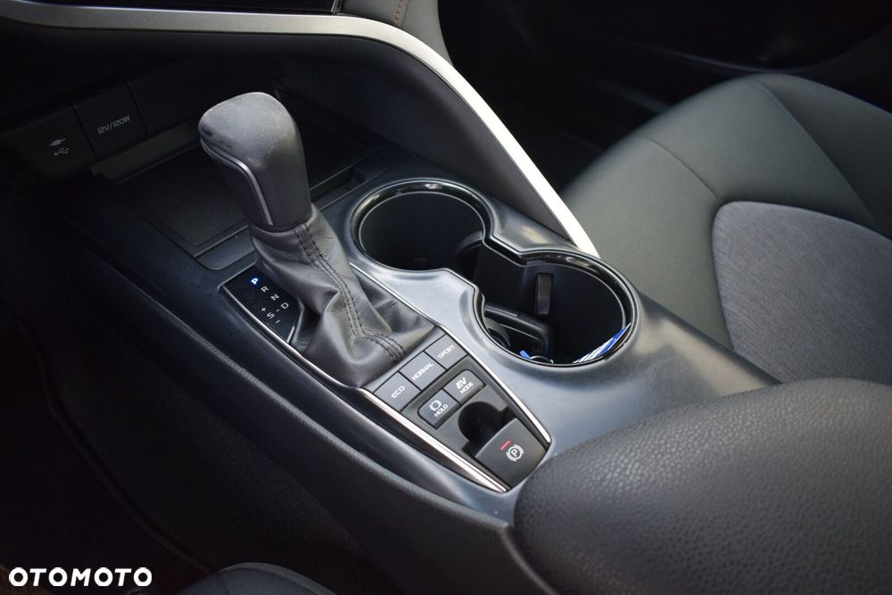 Toyota Camry 2.5 Hybrid Comfort CVT - 16