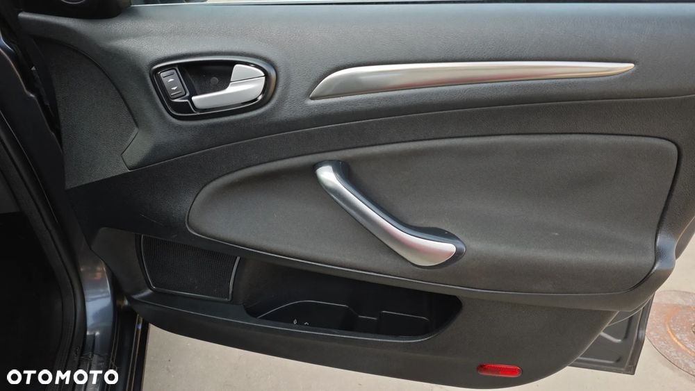Ford Mondeo 2.0 Titanium - 11