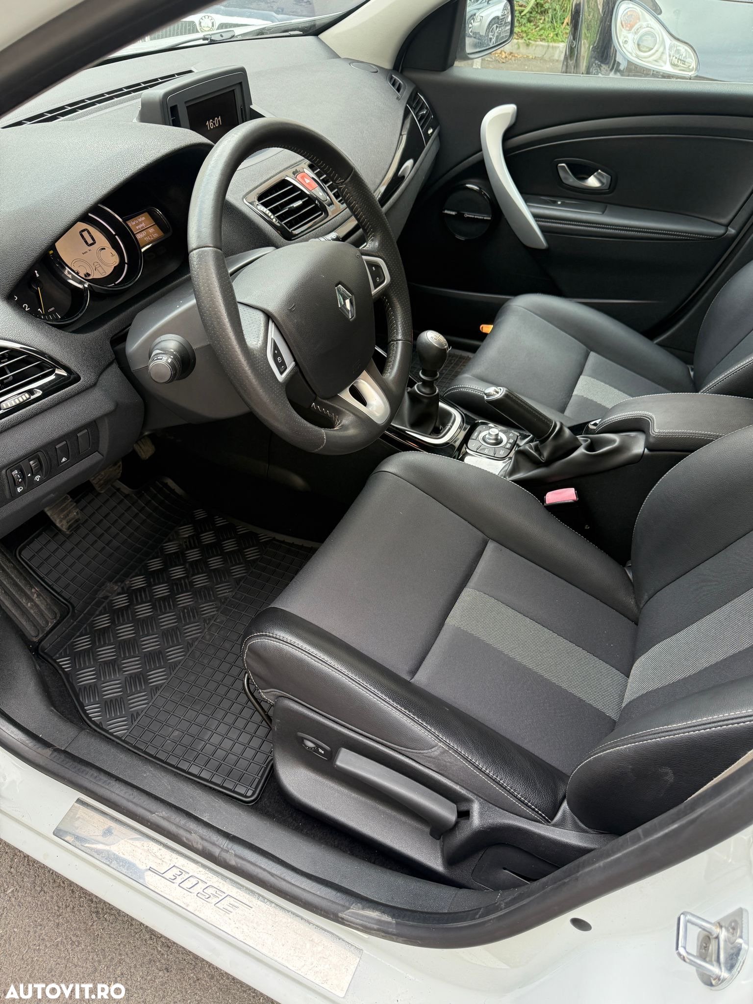 Renault Megane TCe 130 BOSE Edition - 5