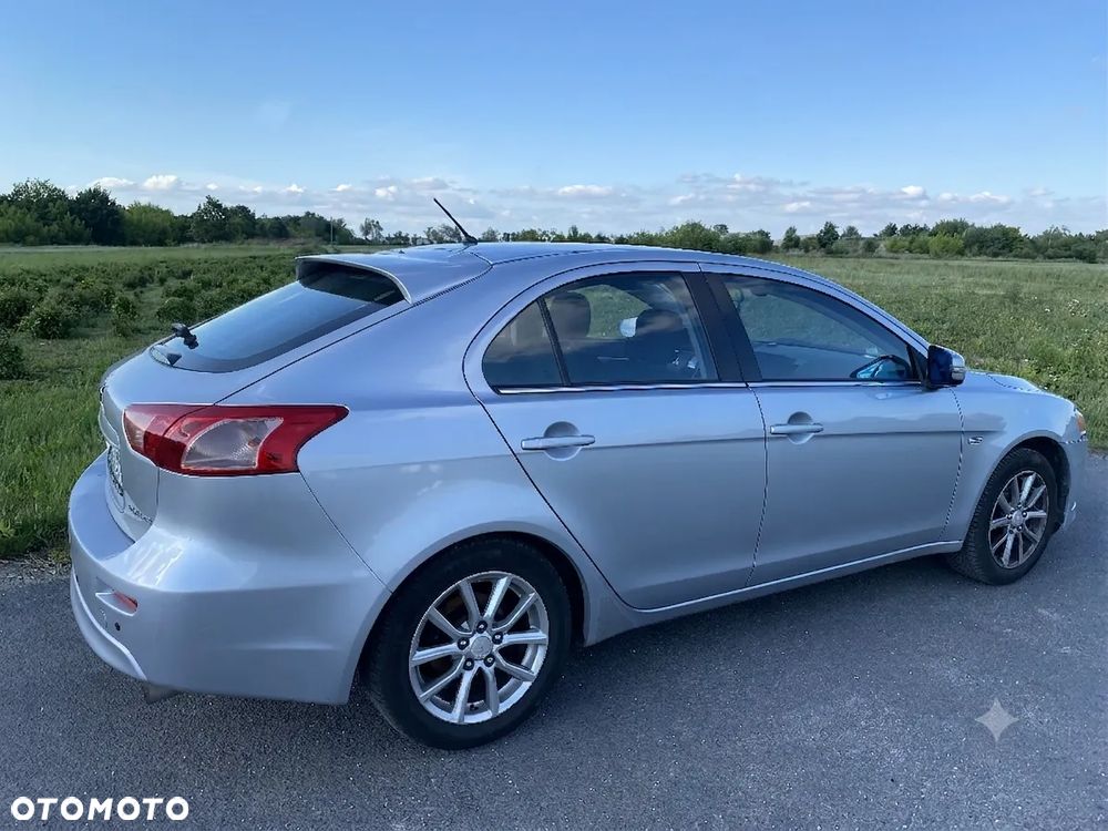 Mitsubishi Lancer - 2
