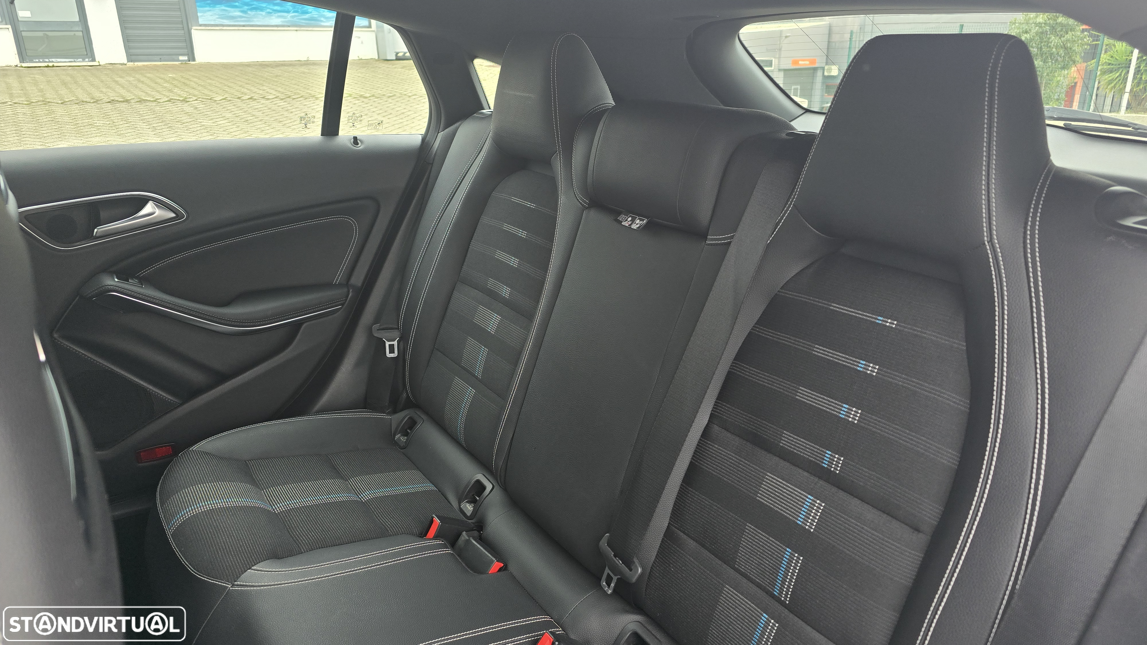 Mercedes-Benz CLA 180 d Shooting Brake Urban - 18