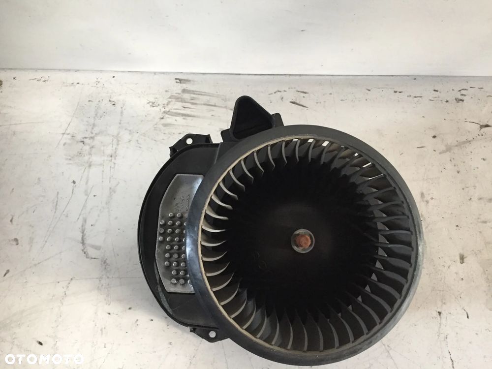 MERCEDES B KLASA W246 16R WENTYLATOR NAWIEWU A2469061601 - 1