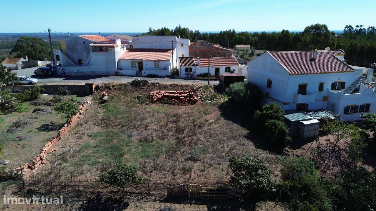 Terreno de 625 m2 com potencial para 2 moradias - Grande imagem: 2/13