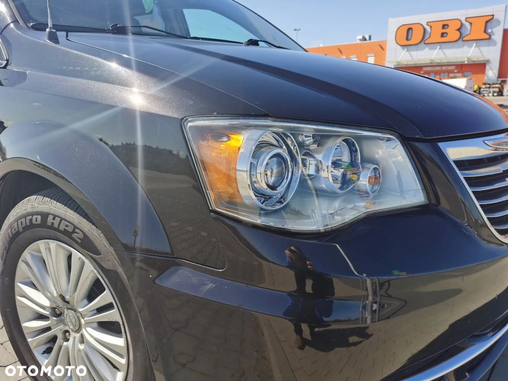 Chrysler Town & Country 3.6 Limited - 6