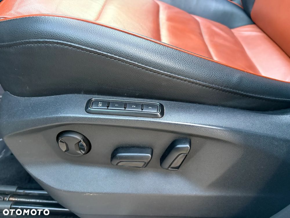 Volkswagen Tiguan - 12