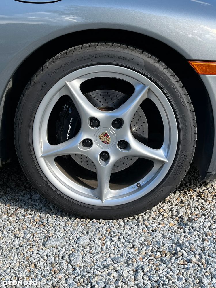 Porsche 911 Carrera - 12
