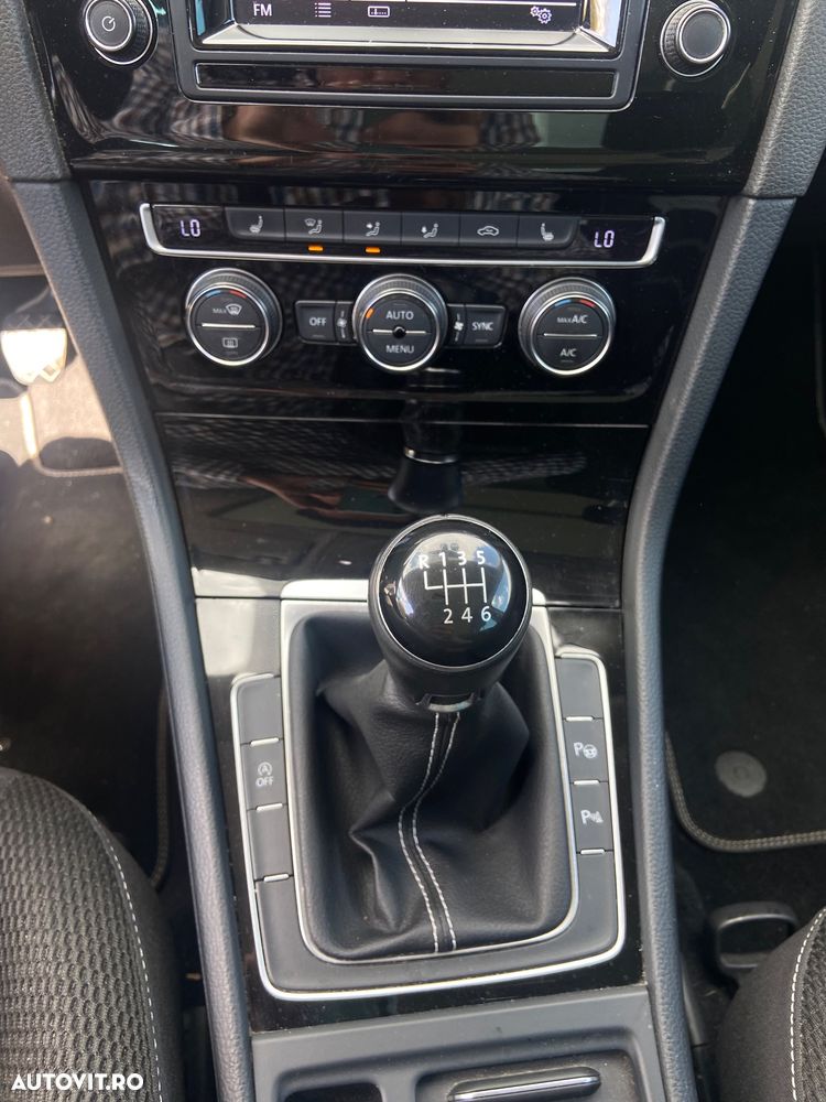 Volkswagen Golf - 14