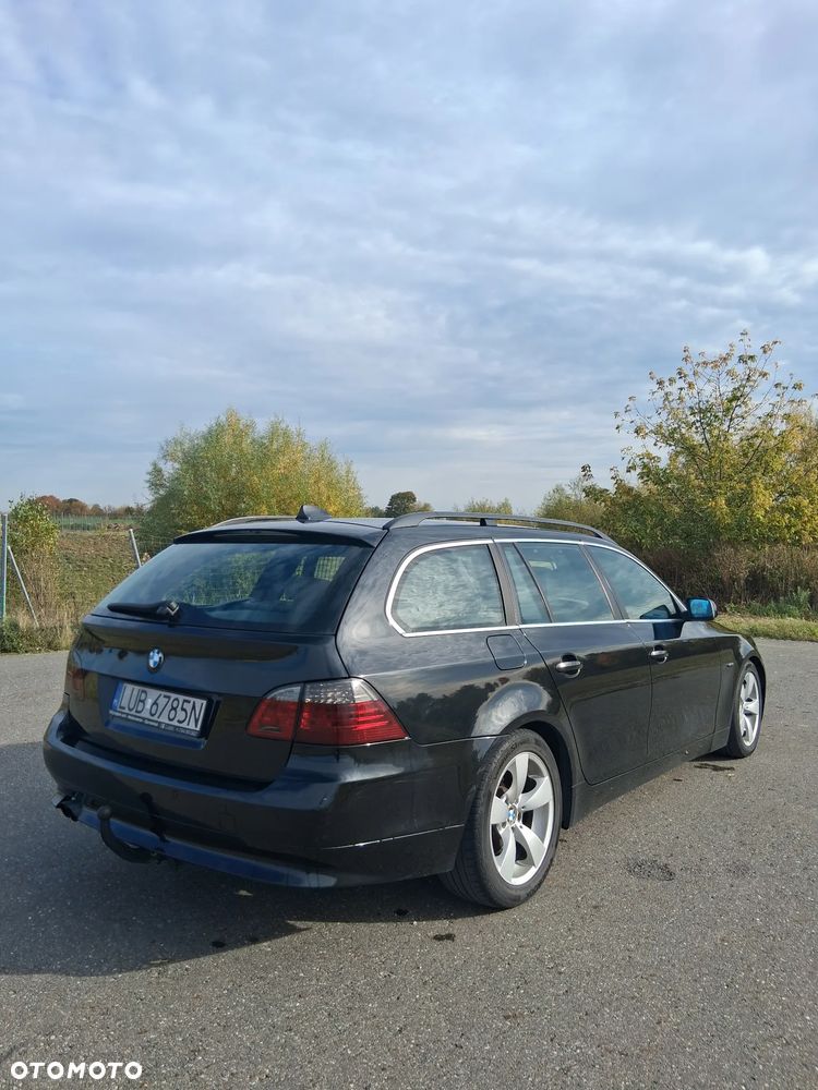 BMW Seria 5 2005 photo 2