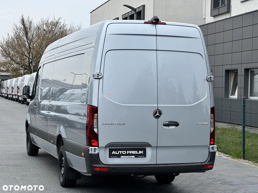 Mercedes-Benz Sprinter - 5