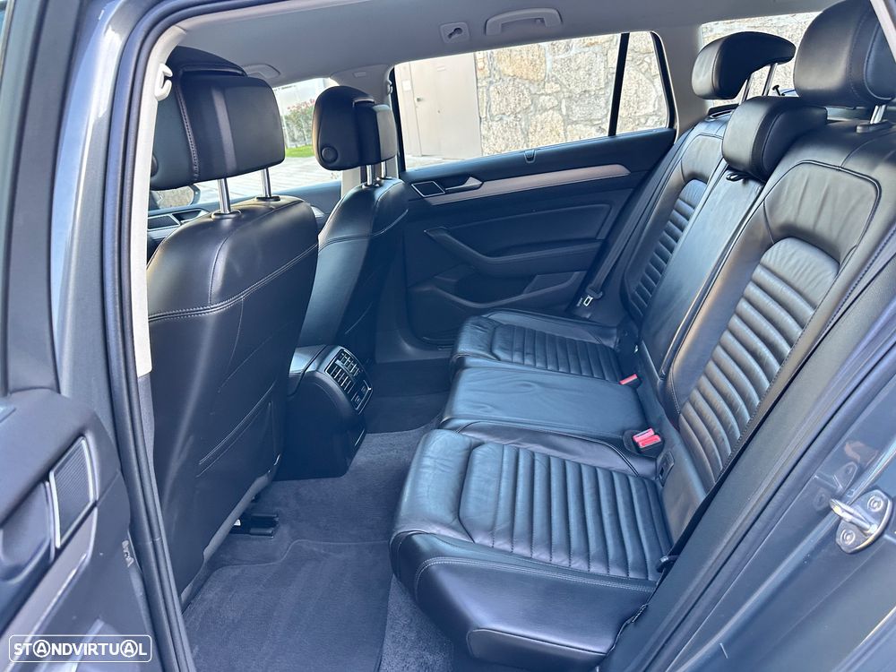 VW Passat Variant 2.0 TDi Highline DSG - 43