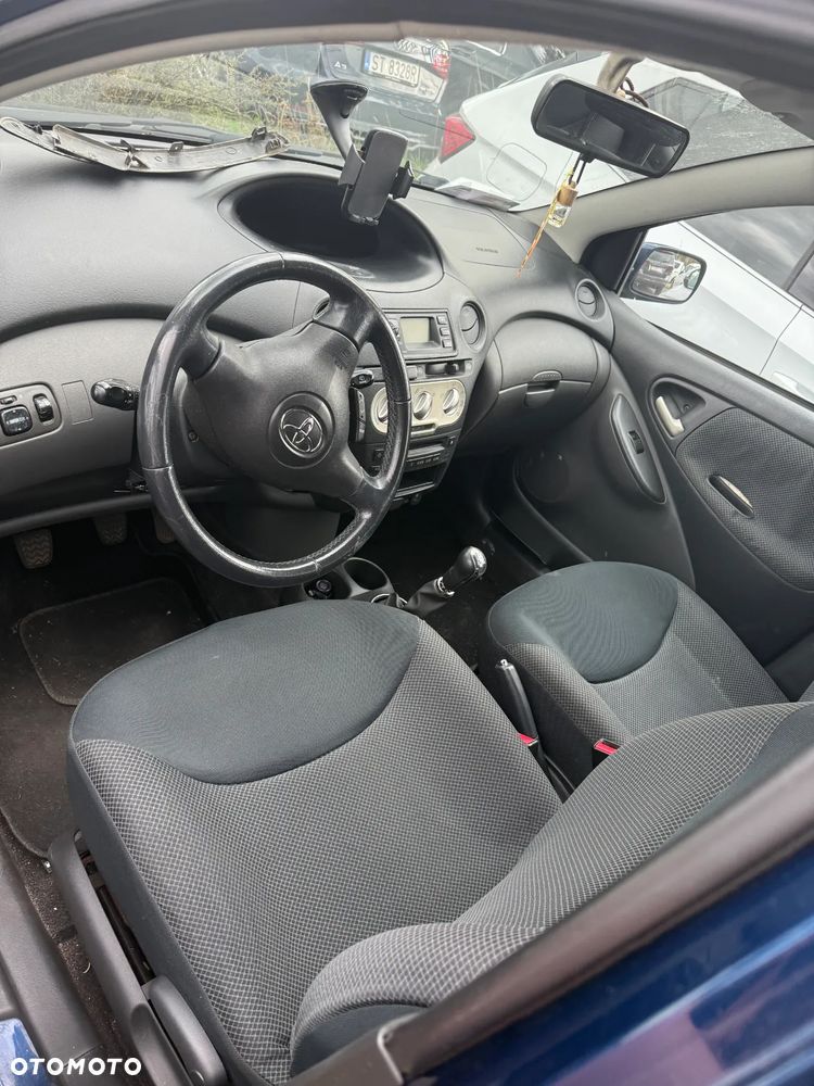 Toyota Yaris 1.0 Base - 11