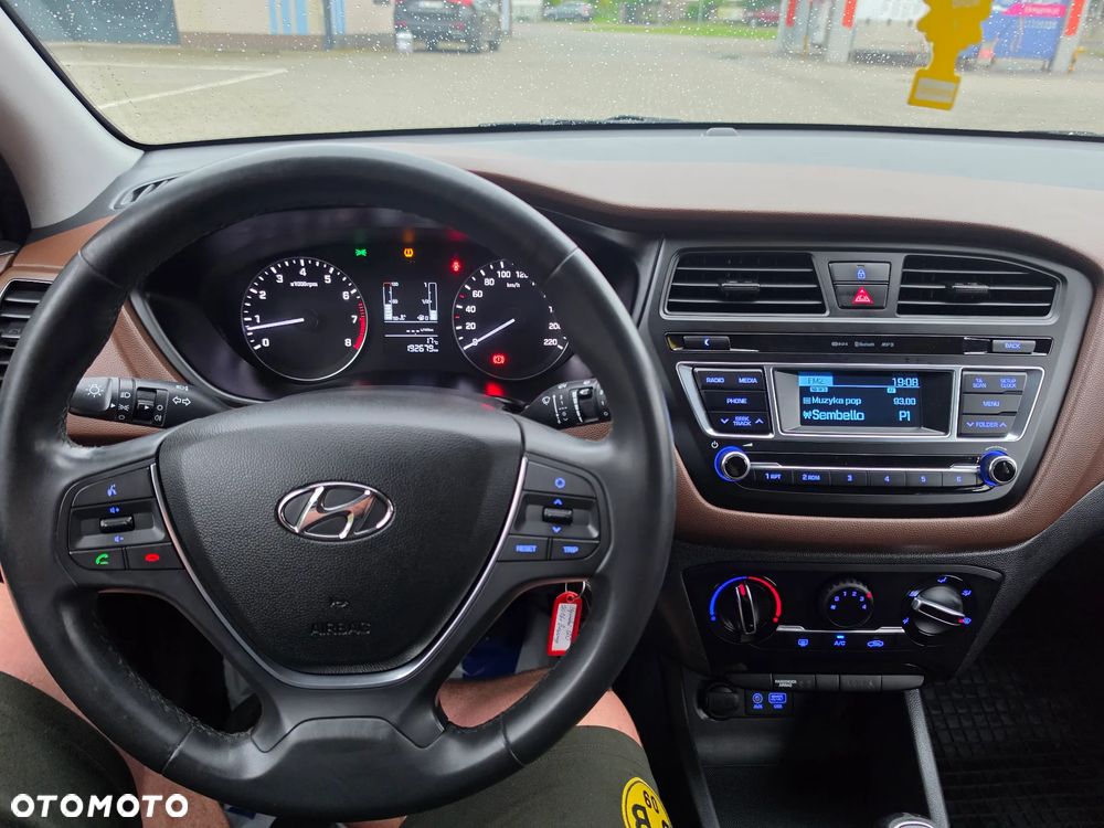 Hyundai i20 1.2 Fifa World Cup Edition - 13