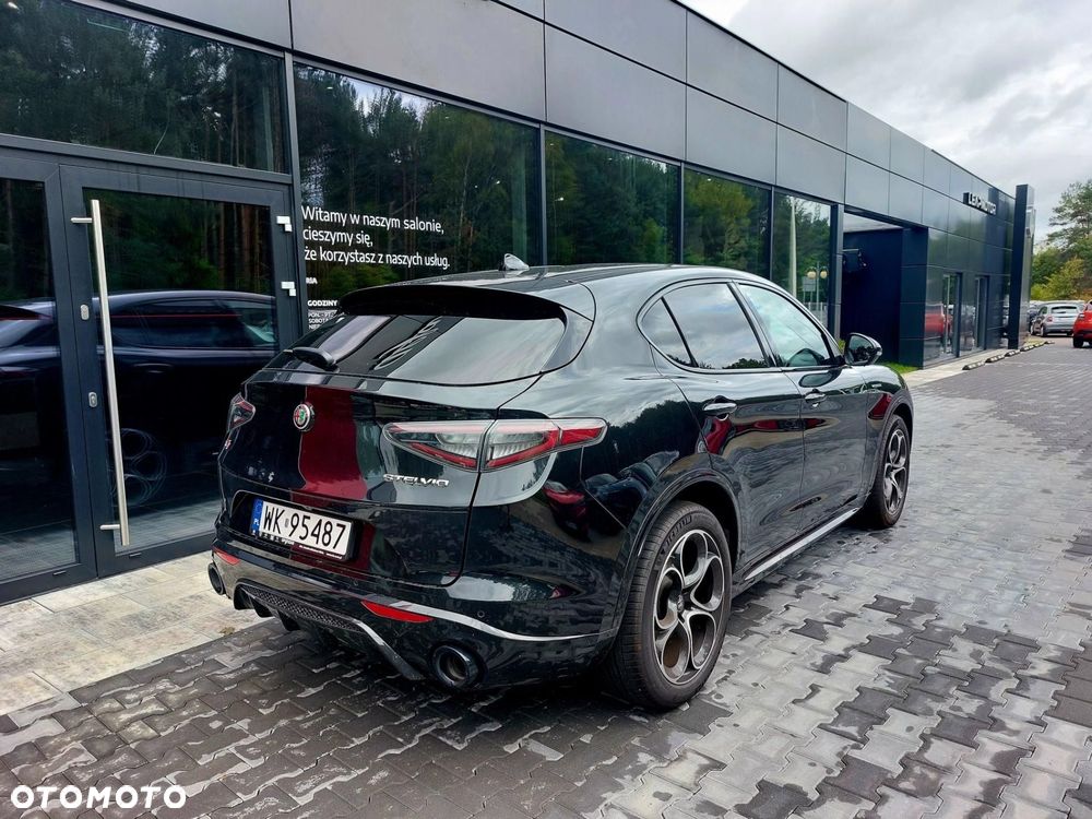 Alfa Romeo Stelvio - 8
