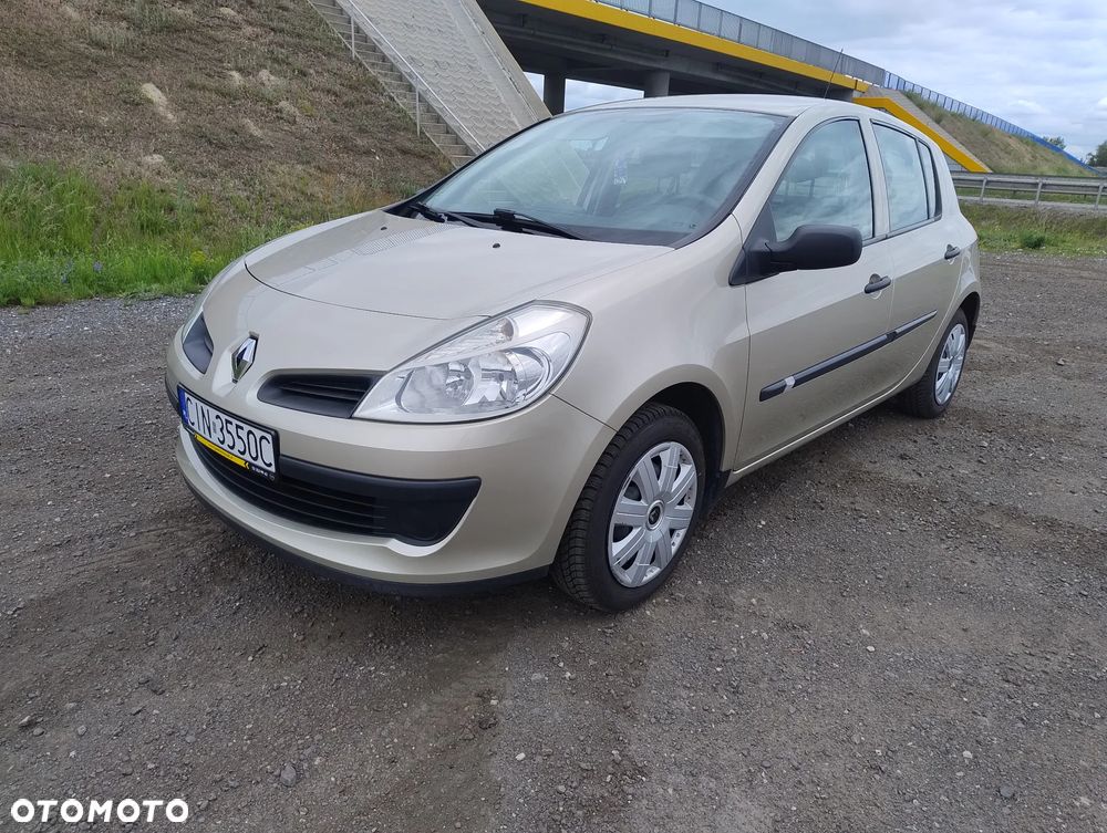 Renault Clio 1.2 16V Alize - 1