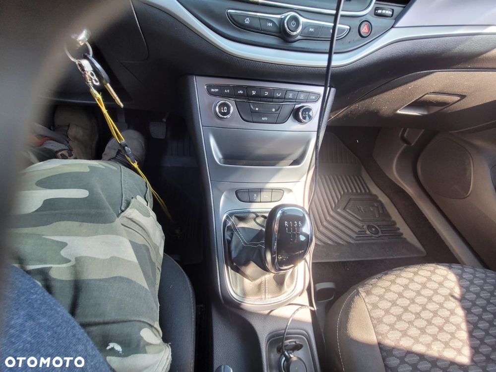 Opel Astra 1.4 Essentia - 17
