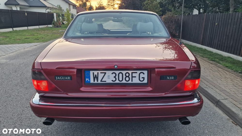 Jaguar XJR 4.0 - 12