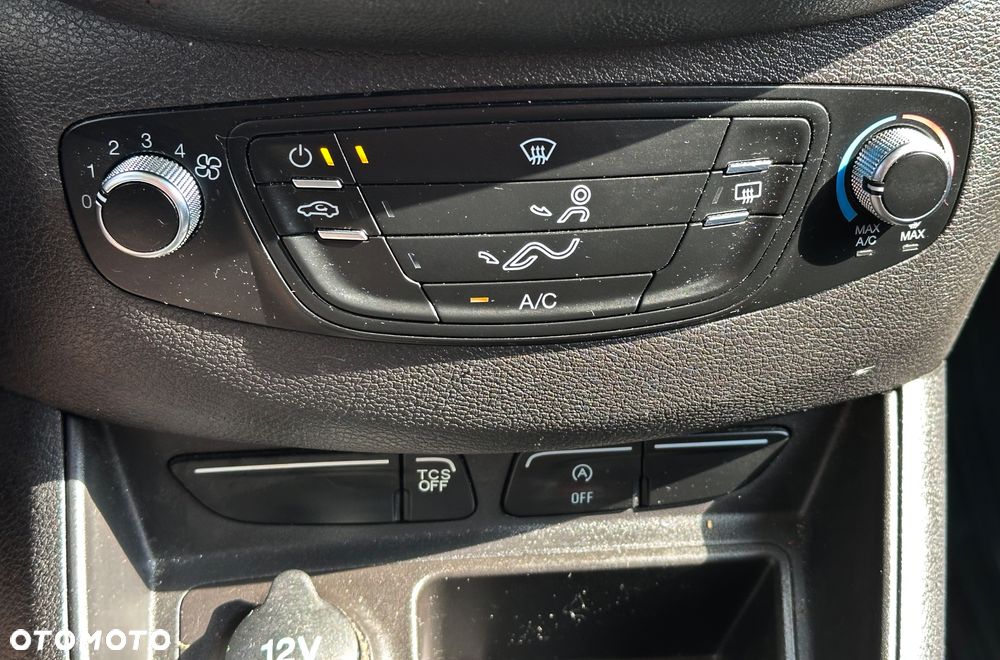 Ford Transit Courier VAT 23% - 11