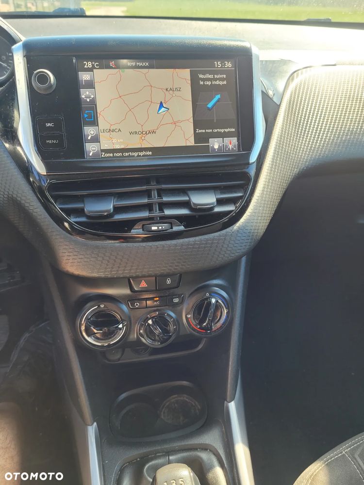 Peugeot 2008 - 11