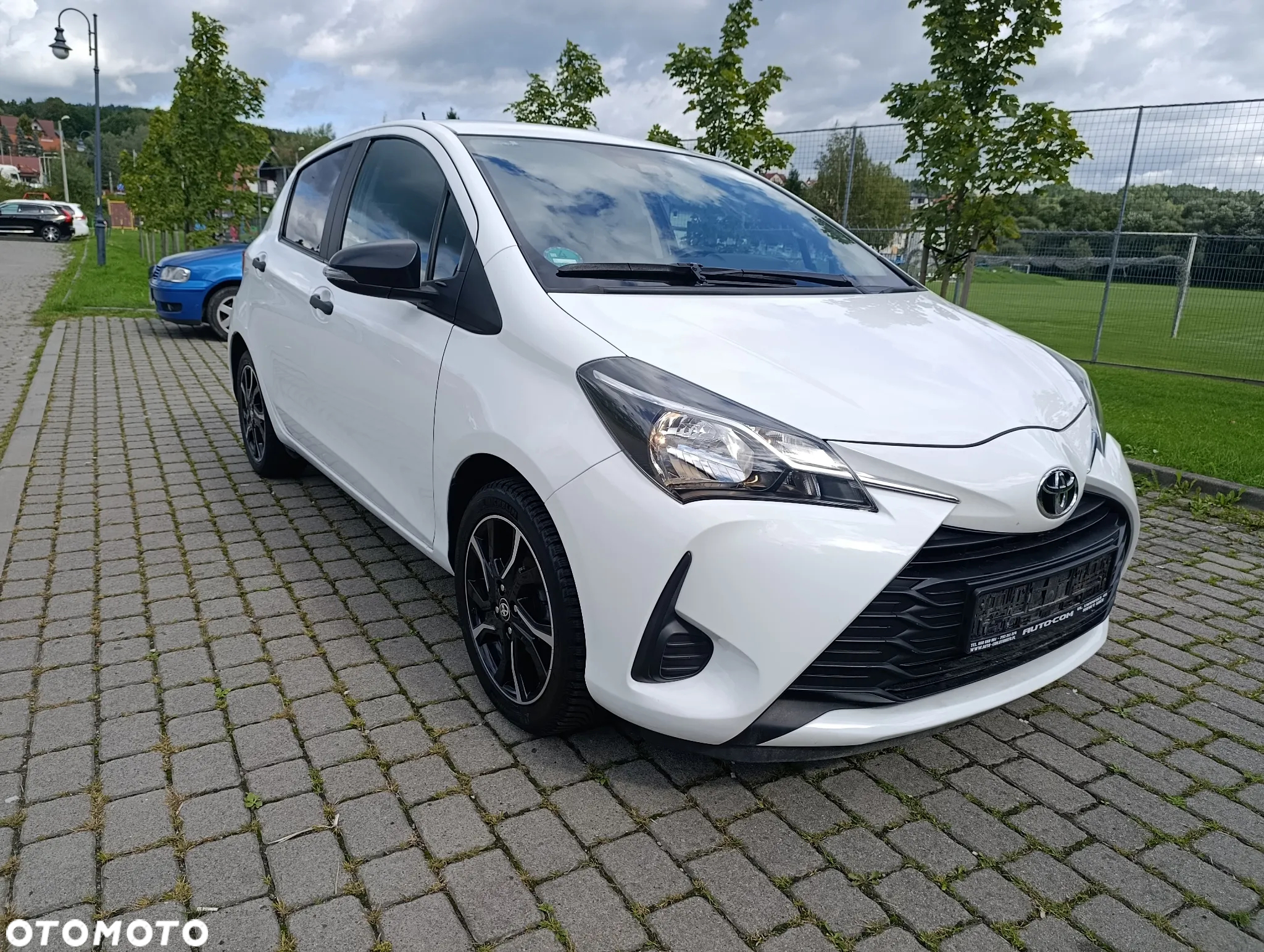 Toyota Yaris 1.0 Premium - 5