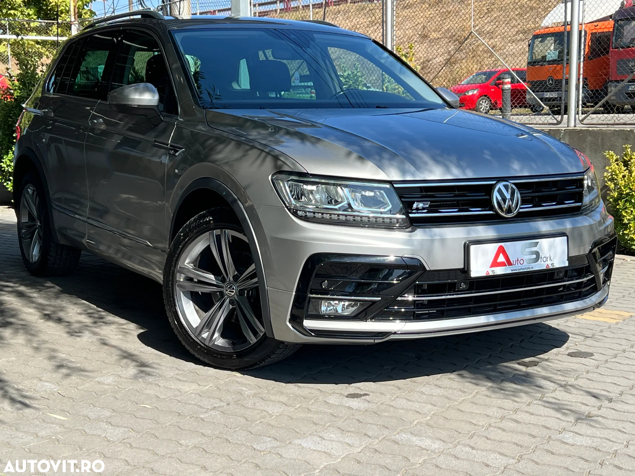 Volkswagen Tiguan 2.0 TDI SCR 4MOTION DSG R-Line - 11