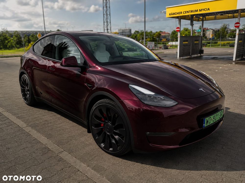 Tesla Model Y - 1