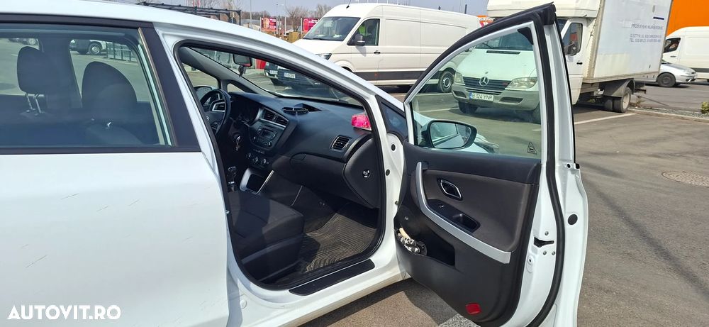 Kia Ceed - 13