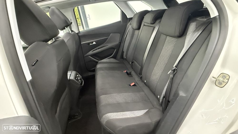 Peugeot 3008 1.2 PureTech Allure Pack EAT8 - 8