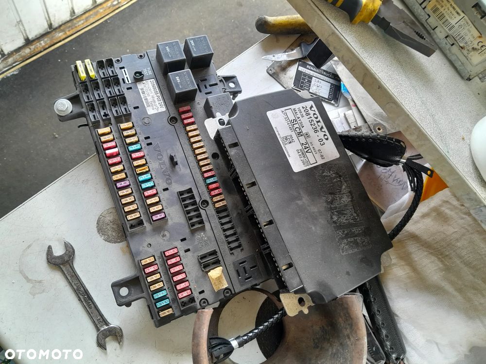 volvo fh silownik podnoszenia kabiny przewod klimatyzacji -modul swiatel-skraplacz - 5