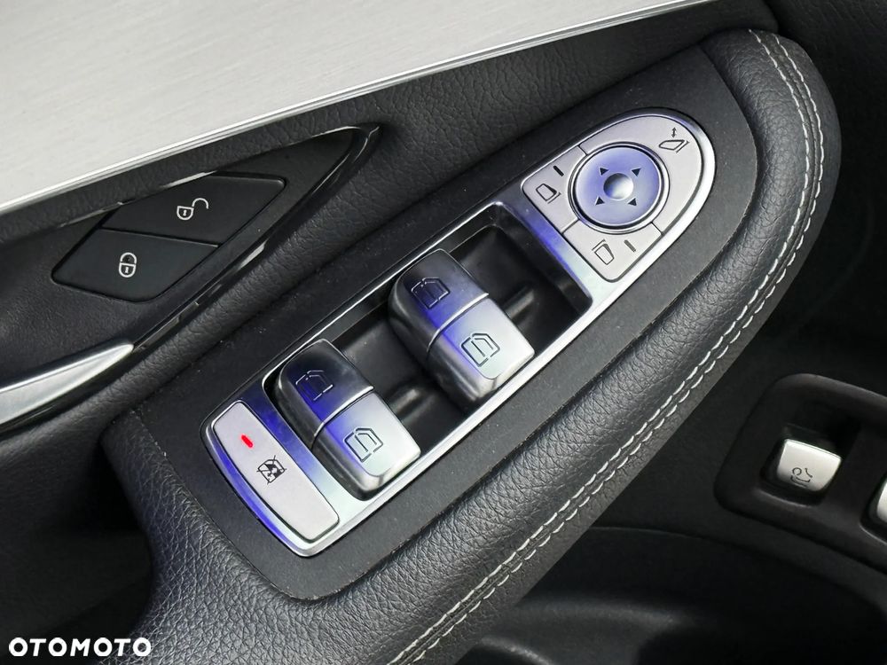 Mercedes-Benz GLC 300 4Matic 9G-TRONIC - 23