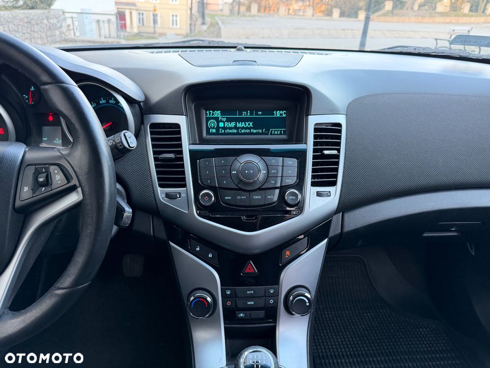 Chevrolet Cruze 1.6 LT - 11
