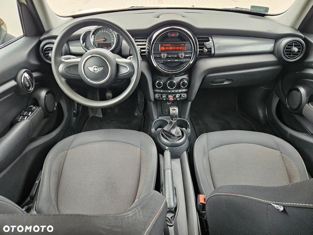MINI Cooper Standard - 16