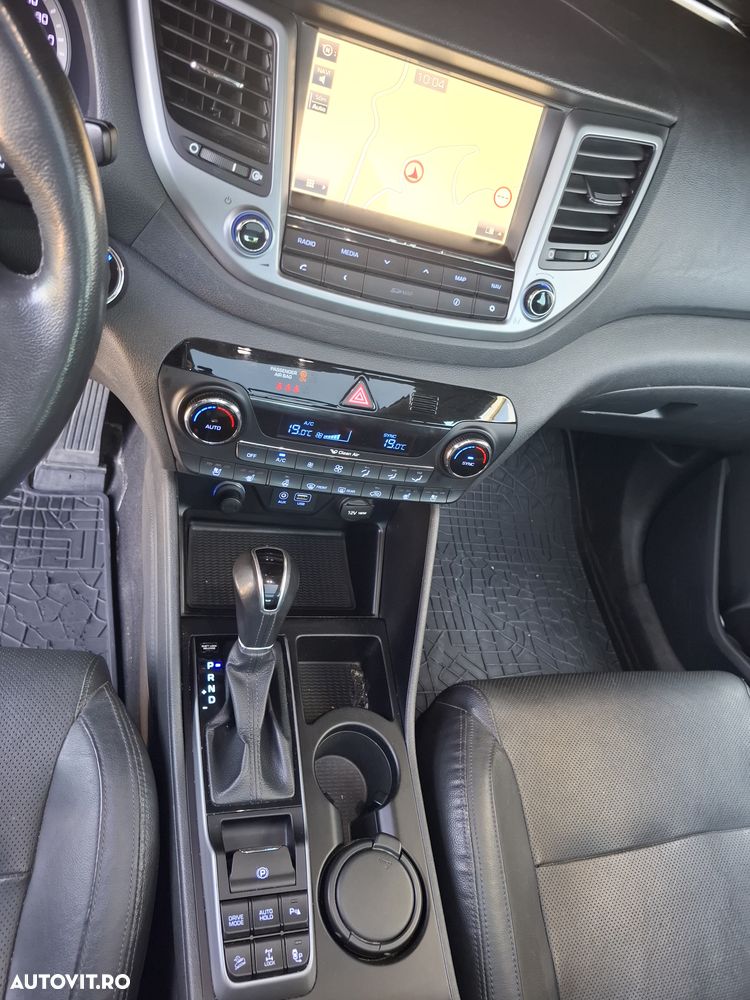 Hyundai Tucson 2.0 CRDI 4WD 6AT Luxury+ - 16