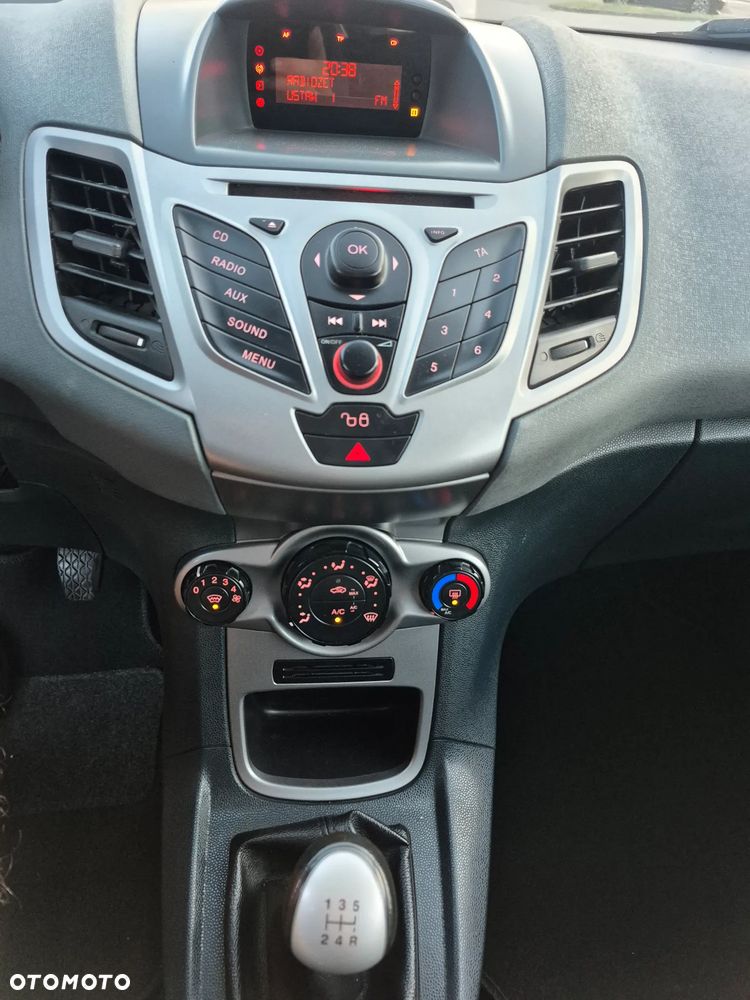 Ford Fiesta 1.25 Titanium X - 10