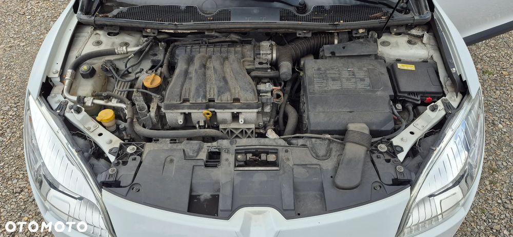 Renault Megane 2.0 16V Bose Edition CVT - 13
