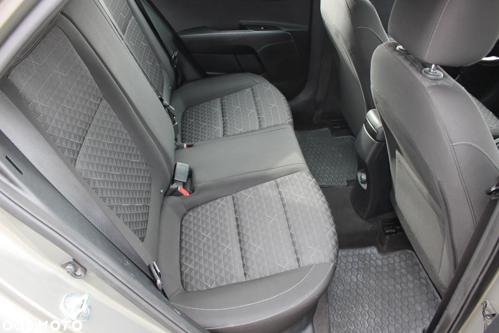 Kia Rio 1.4 crdi M - 14