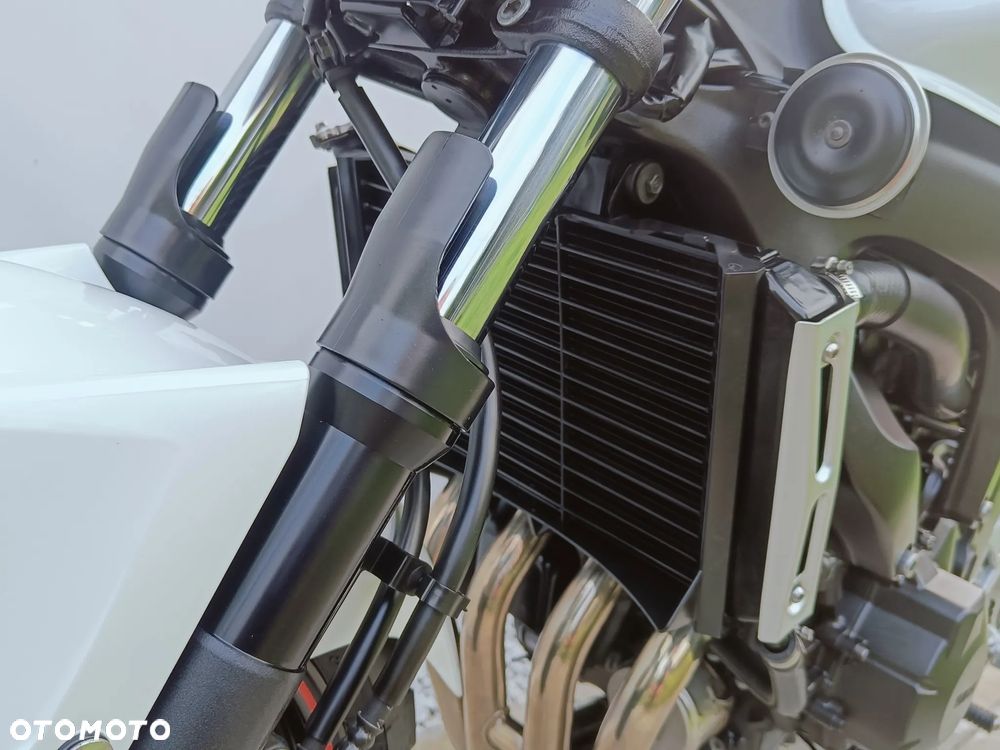 Yamaha FZ6 - 25