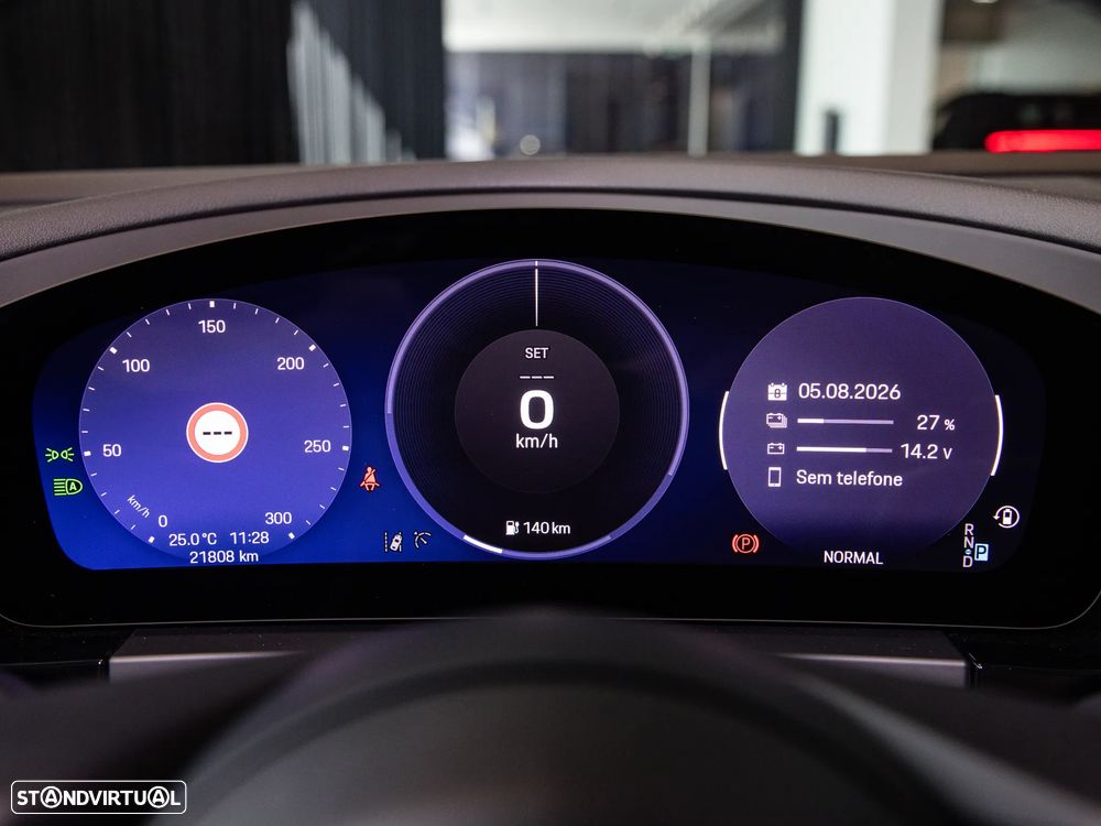 Porsche Macan Electric 4 - 24