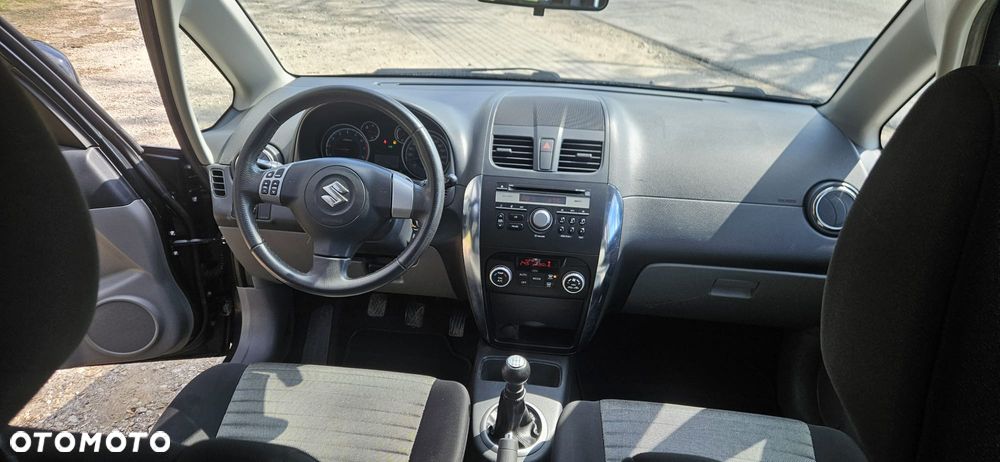 Suzuki SX4 1.6 VVT 4x4 Style - 18