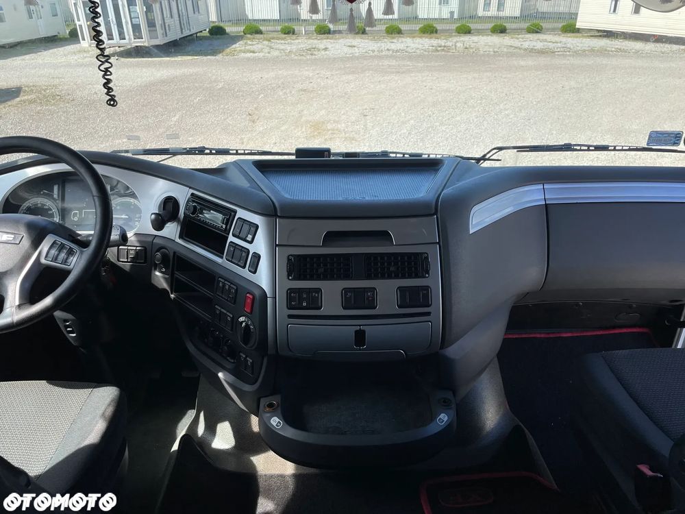 DAF XF - 38