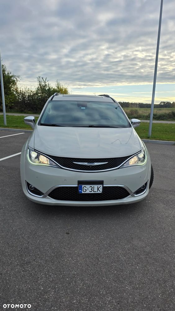 Chrysler Pacifica - 10